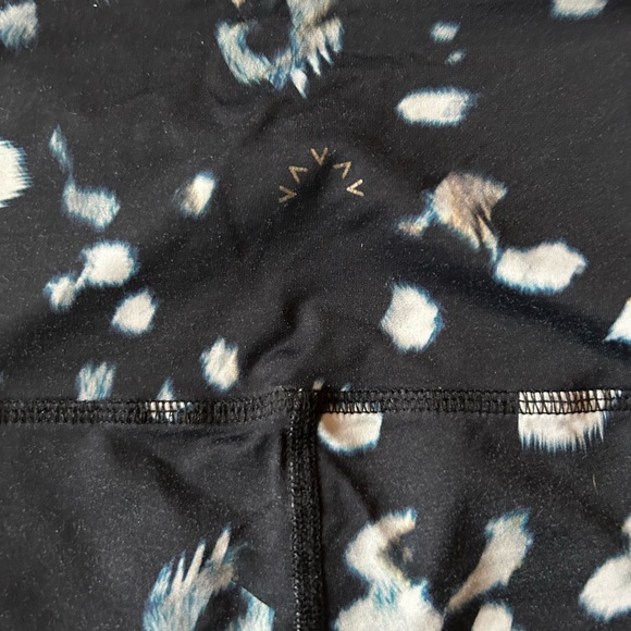 Varley Cheetah Print Capris Leggings - Picture 9 of 10